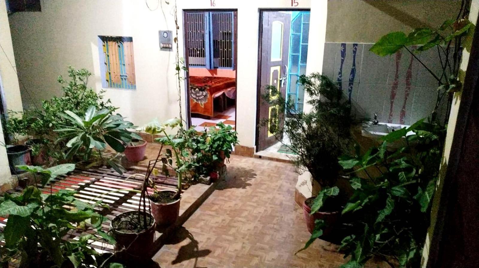 Tiwari Palace Modern Vision Guest House Varanasi Exterior foto